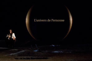 vous êtes bienvenue sur l'info-scénario de Personne Personne univers de personne montage photo info-scénario, lune grosse en fond, avec tombe au premier plan et Personne non loin
